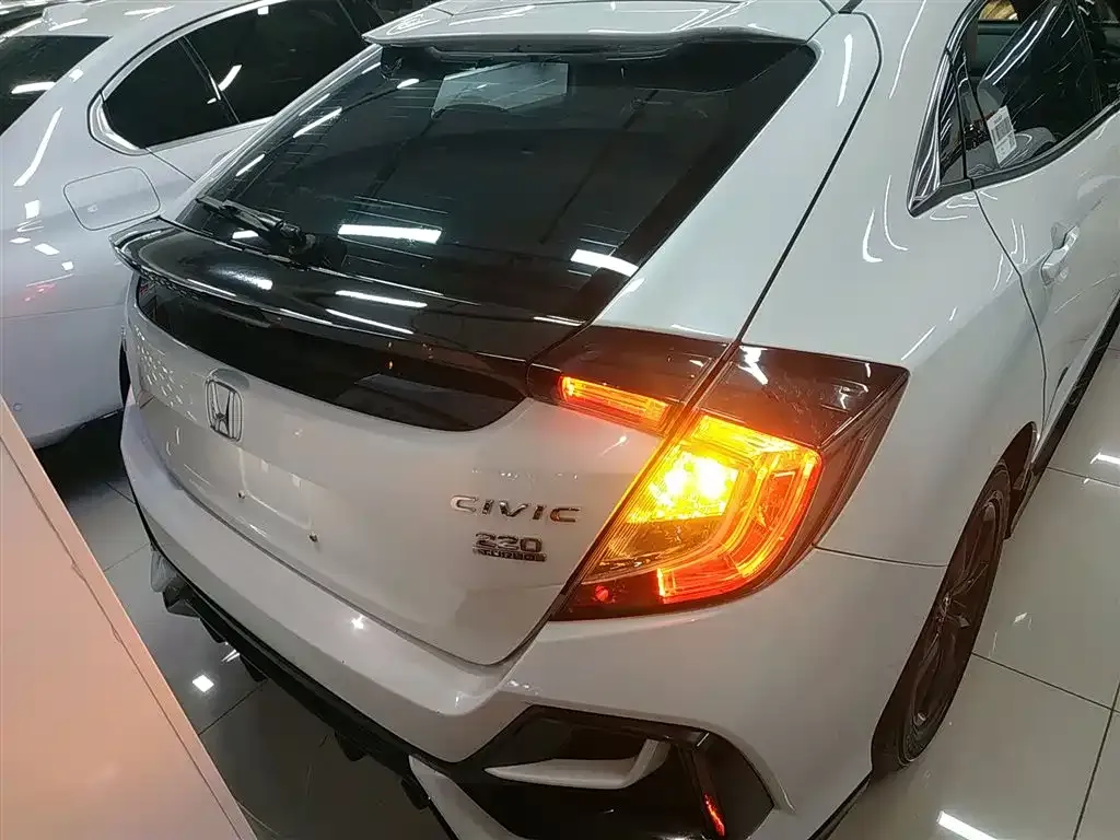 Honda Civic — фото 10