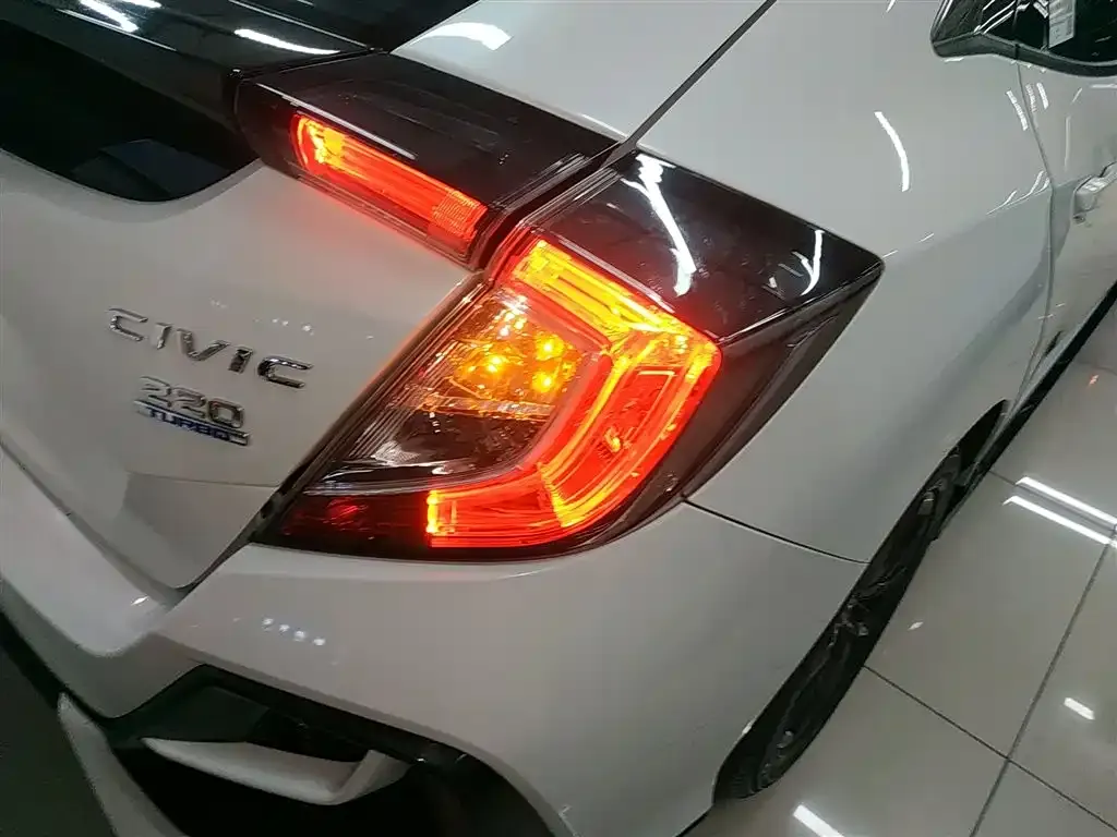 Honda Civic — фото 7