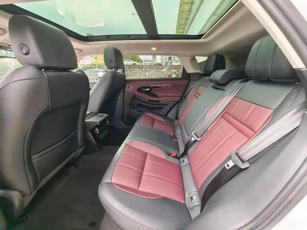 Land Rover Evoque 2024 из CN, фото 4
