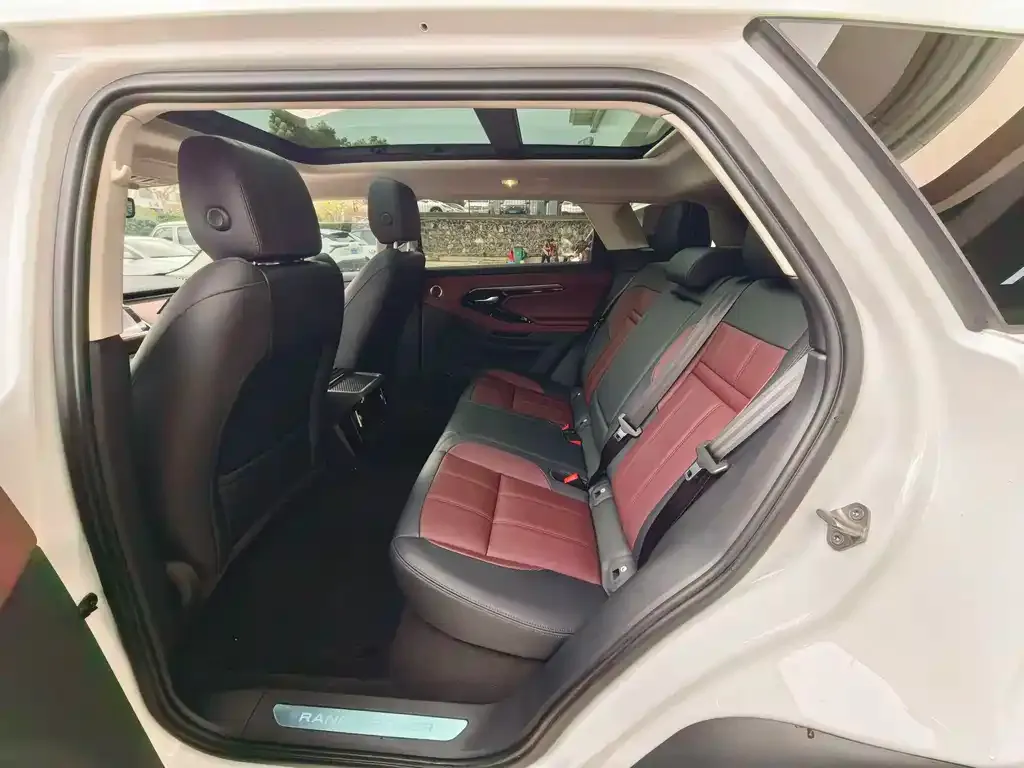Land Rover Evoque 2024 из CN, фото 2