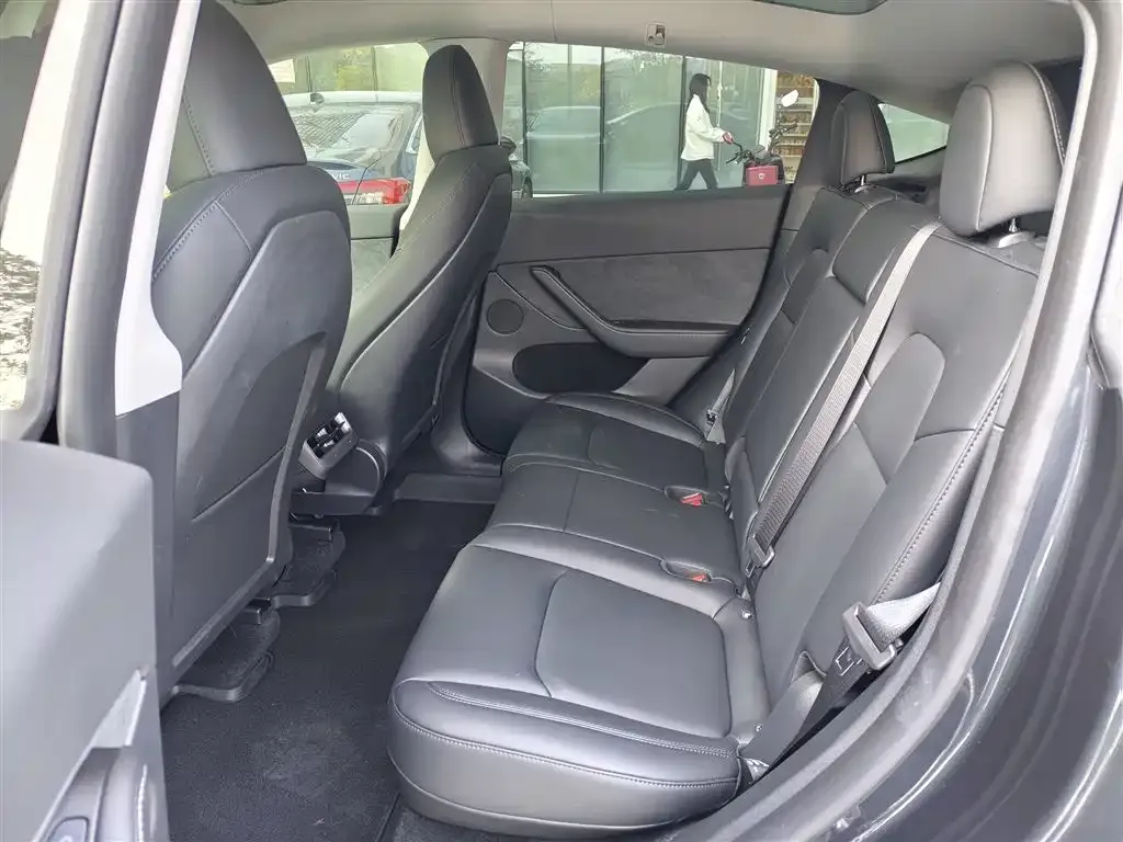 Tesla Model Y 2024 из CN, фото 3