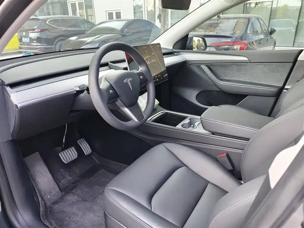 Tesla Model Y 2024 из CN, фото 4
