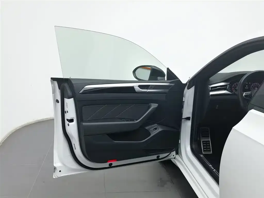 Volkswagen CC 2022 из CN, фото 7