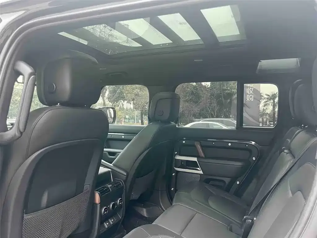 Land Rover Defender 2023 из CN, фото 3