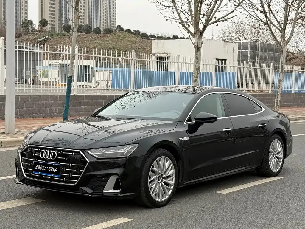 Audi A7L — фото 1