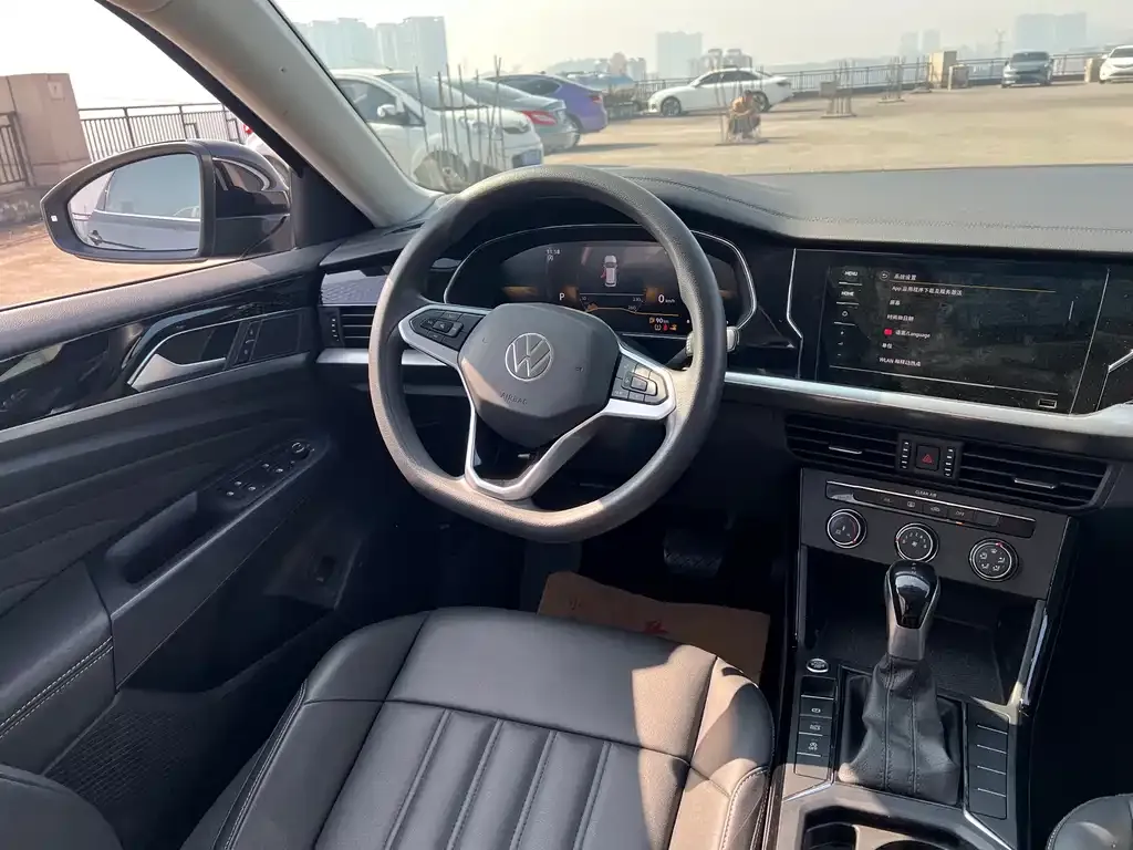 Volkswagen Passat 2023 из CN, фото 7