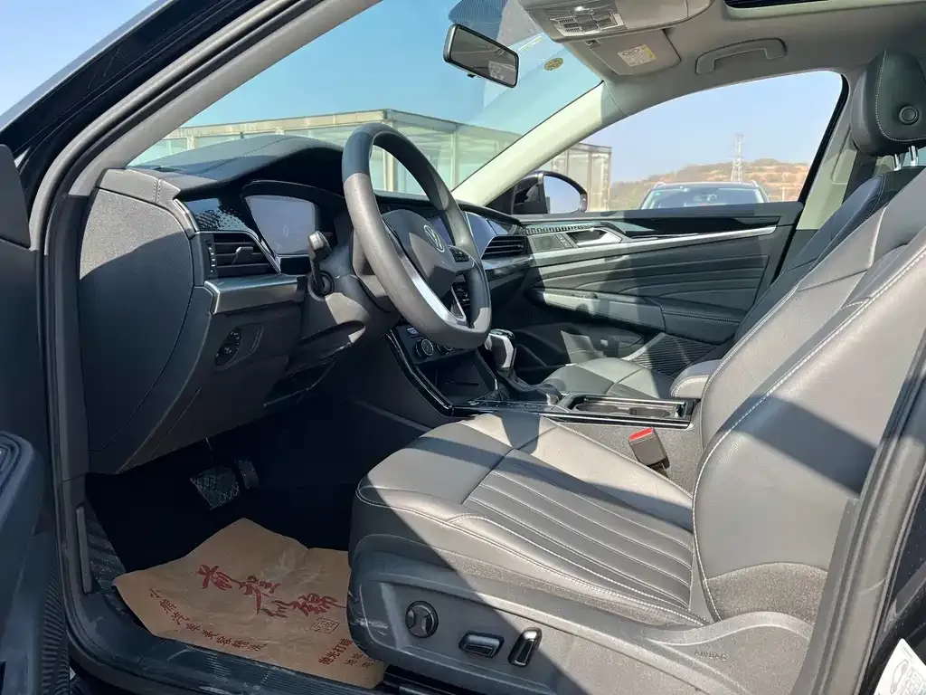 Volkswagen Passat 2023 из CN, фото 8