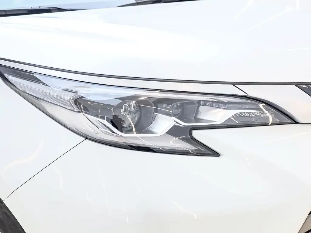 Toyota Sienna — фото 2