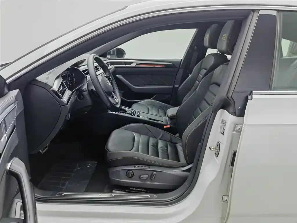 Volkswagen CC 2024 из CN, фото 10