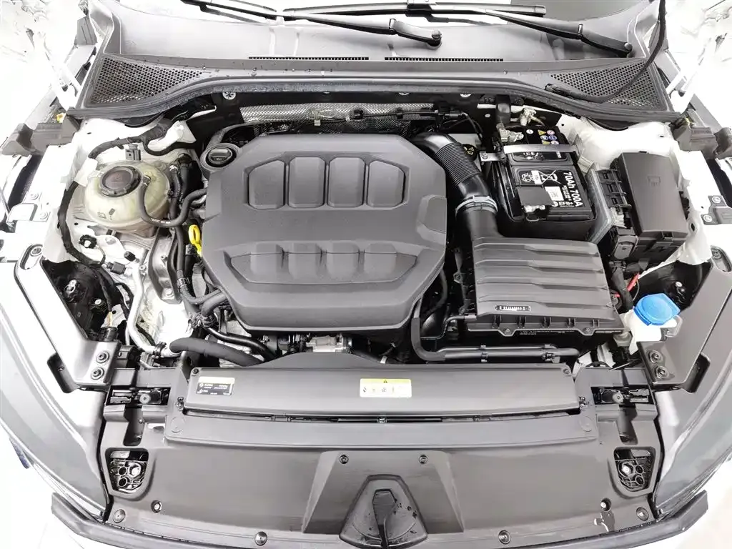 Volkswagen CC 2024 из CN, фото 9