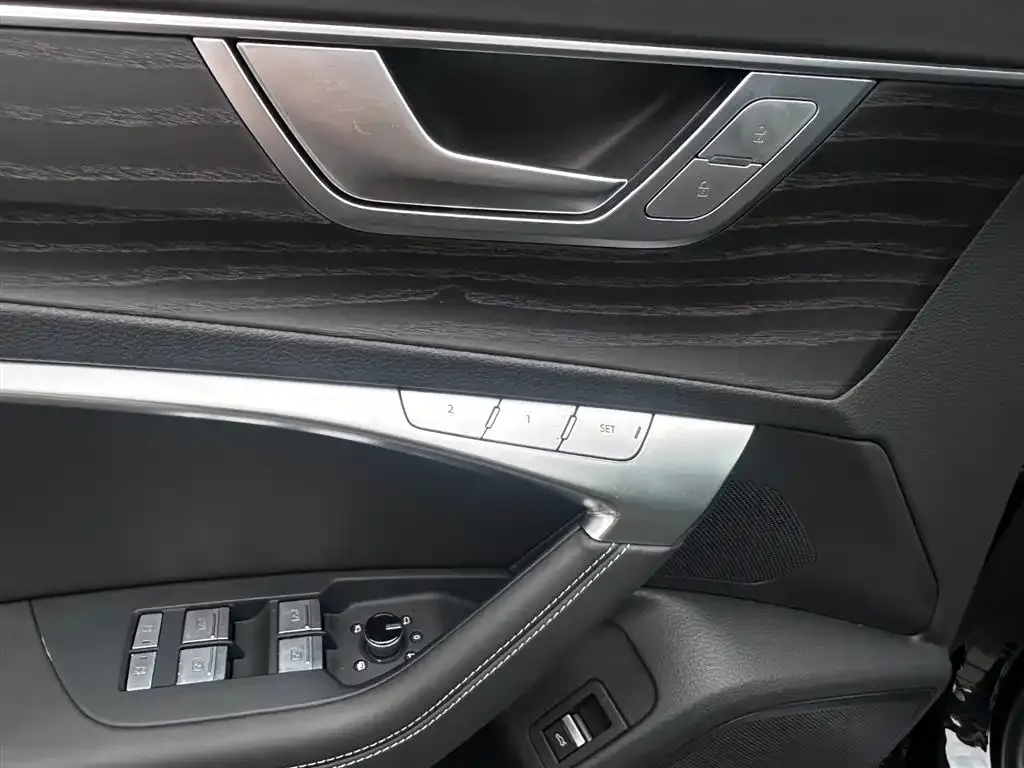 Audi A6L 2024 из CN, фото 9