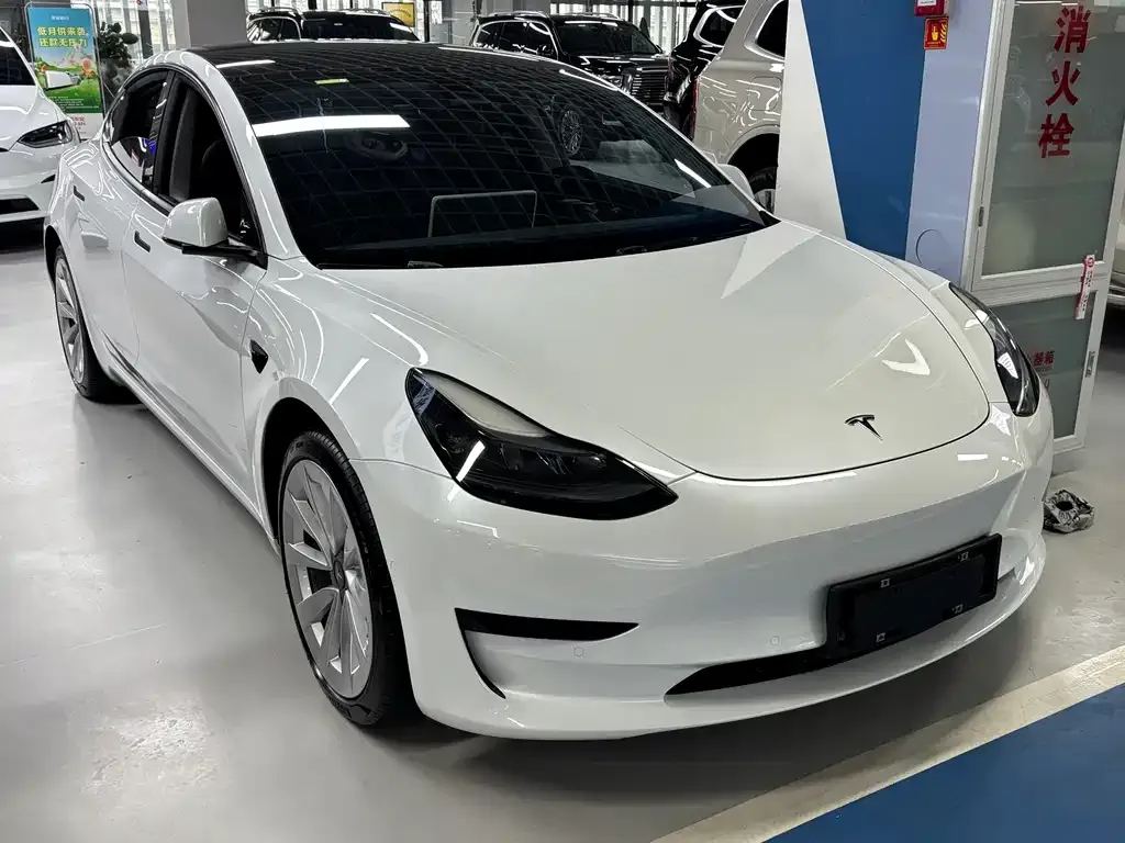 Tesla Model 3 — фото 2