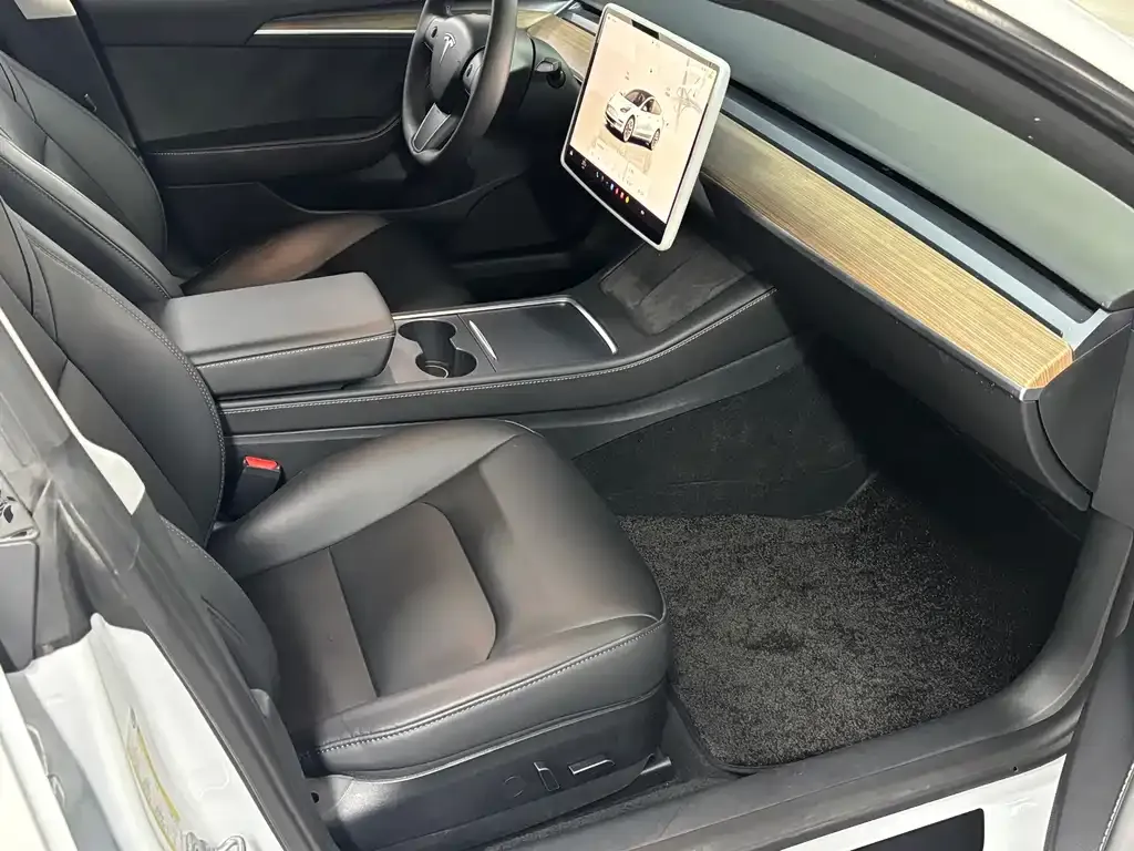 Tesla Model 3 — фото 6
