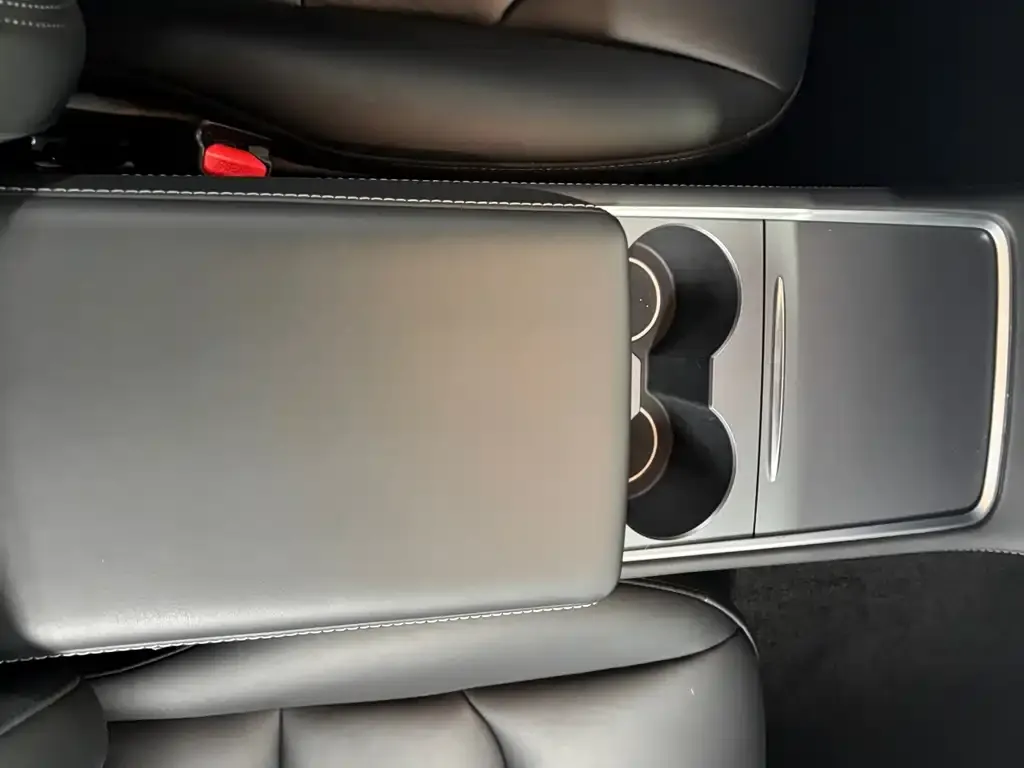 Tesla Model 3 — фото 3