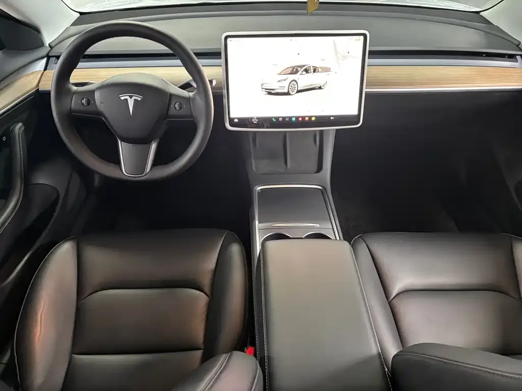 Tesla Model 3 — фото 4