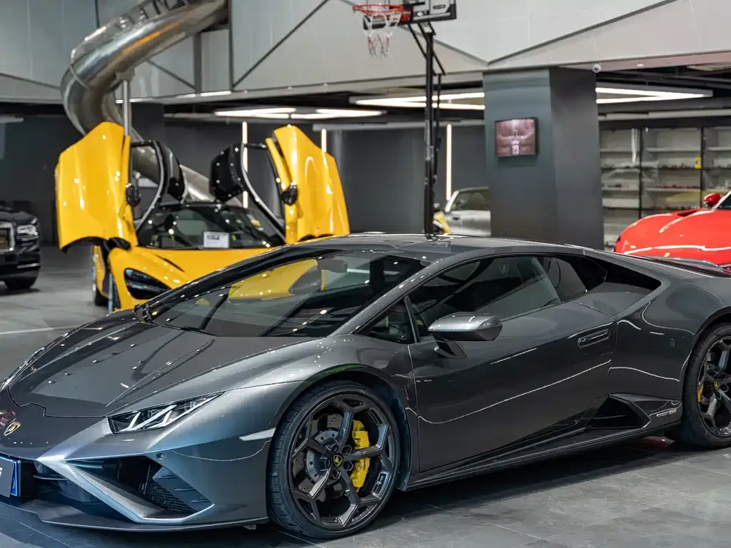 Lamborghini Huracan — фото 1