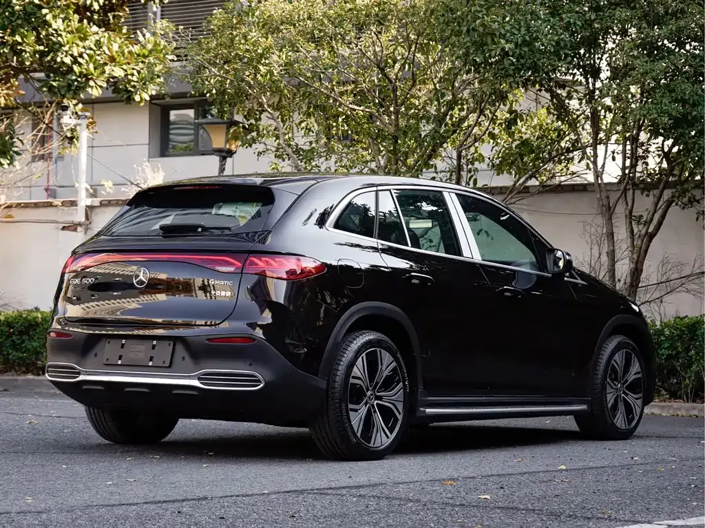 Mercedes-Benz EQE SUV — фото 10