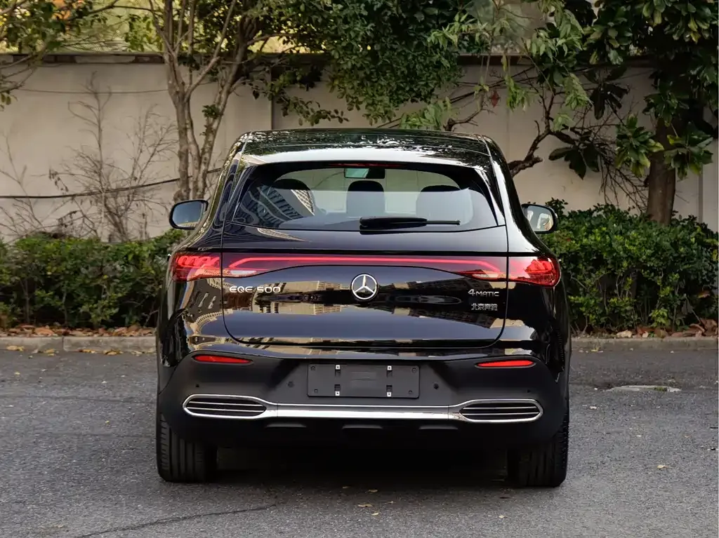 Mercedes-Benz EQE SUV — фото 9