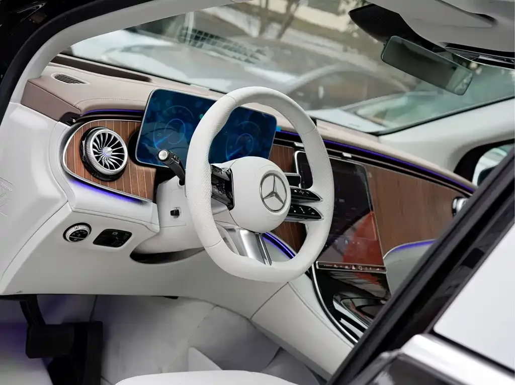 Mercedes-Benz EQE SUV — фото 3
