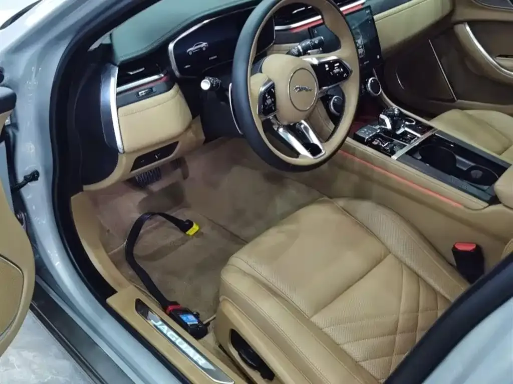 Jaguar XFL 2023 из CN, фото 10