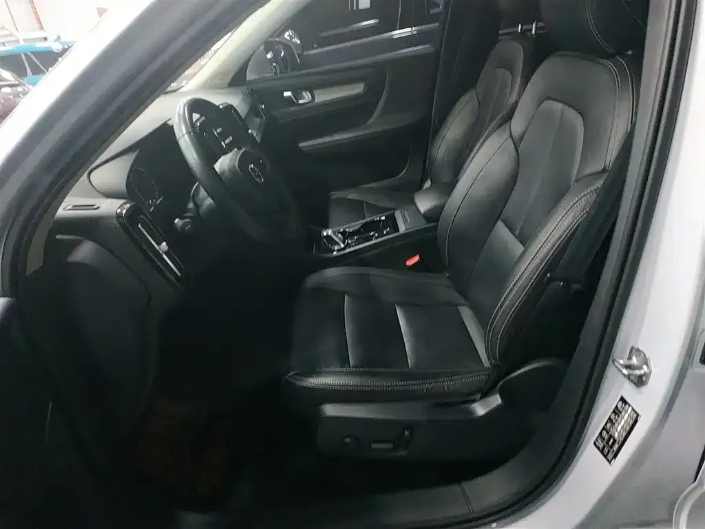 Volvo XC40 2021 из CN, фото 2