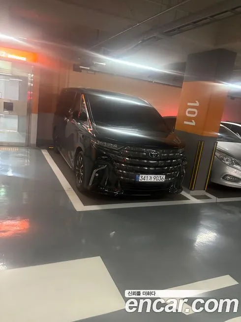 Toyota Alphard — фото 2