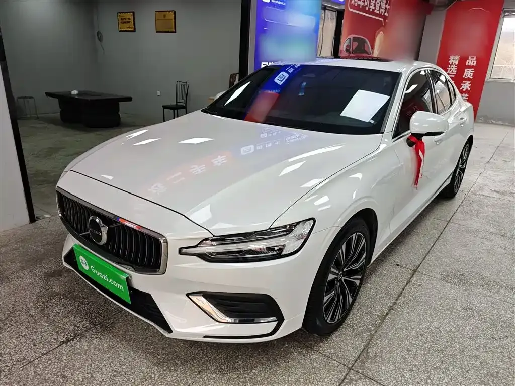 Volvo S60 2022 из CN, фото 1