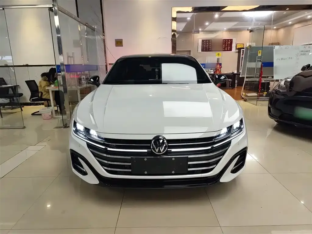 Volkswagen CC 2023 из CN, фото 9