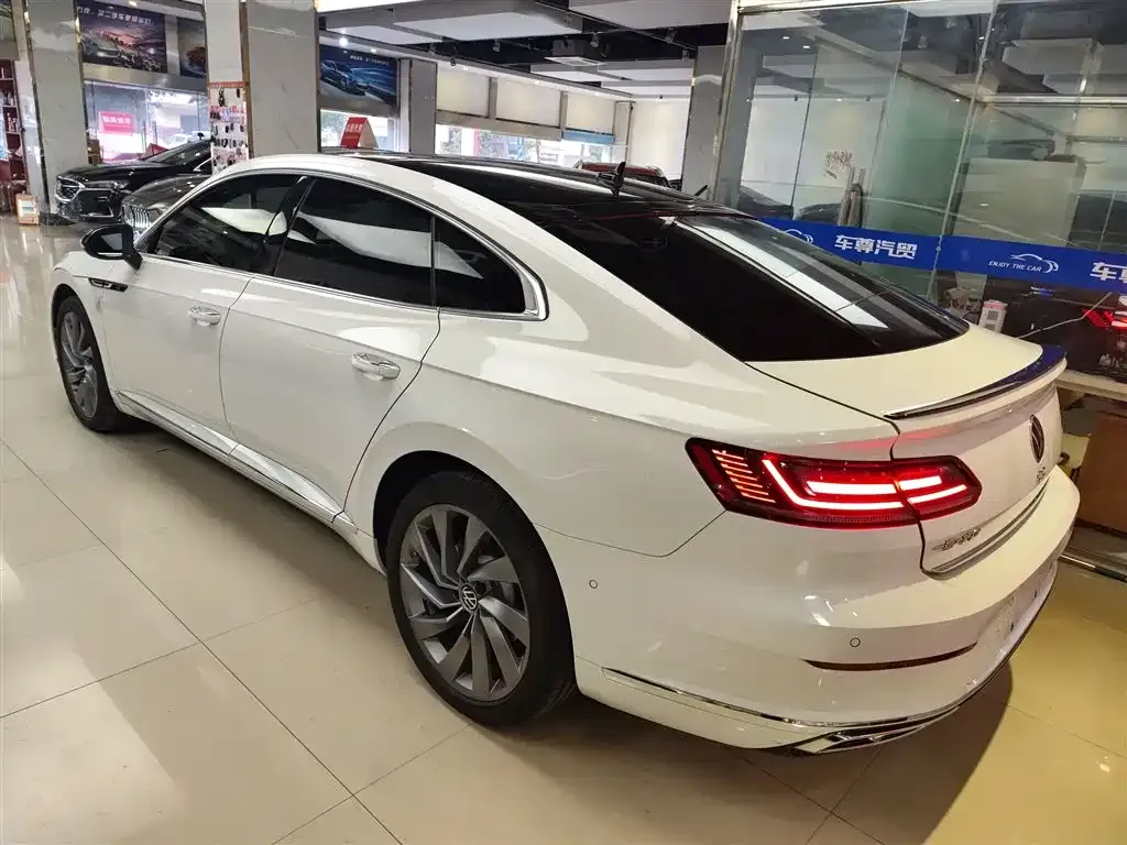Volkswagen CC 2023 из CN, фото 8