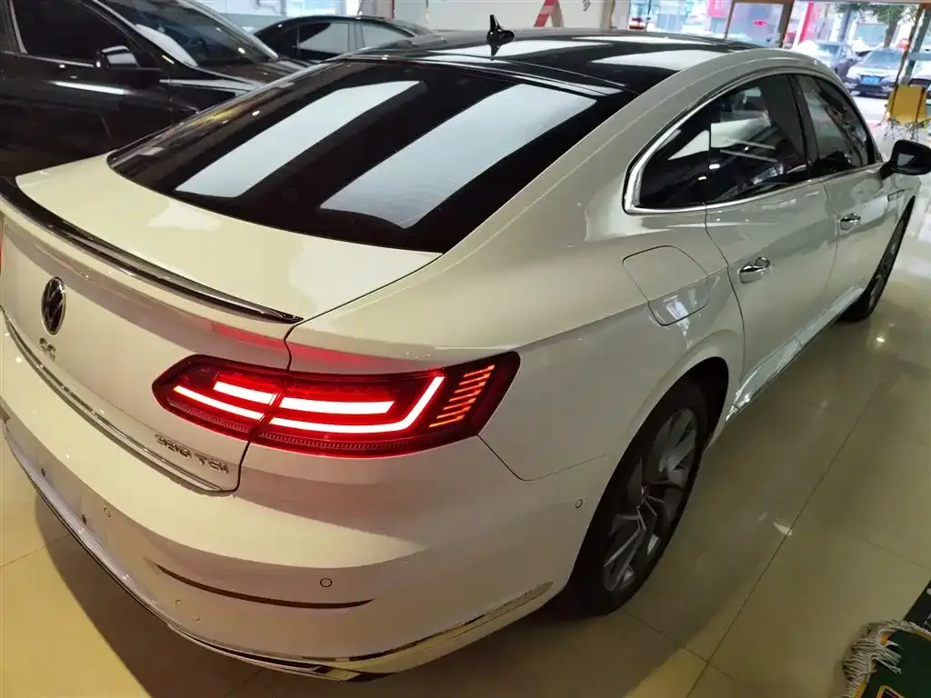 Volkswagen CC 2023 из CN, фото 7