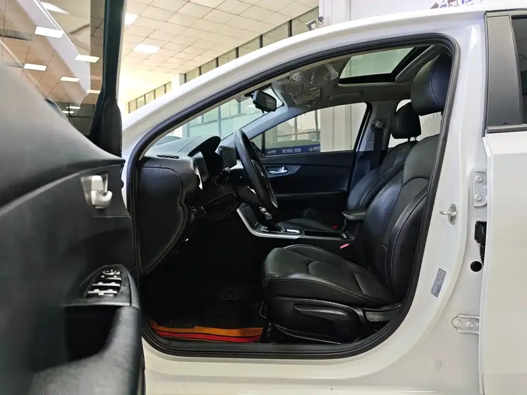 Kia K3 2023 из CN, фото 6