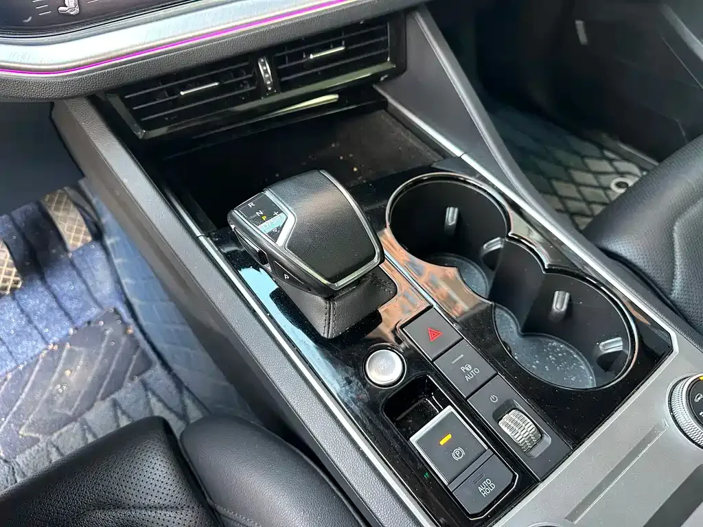 Volkswagen Touareg 2022 из CN, фото 10