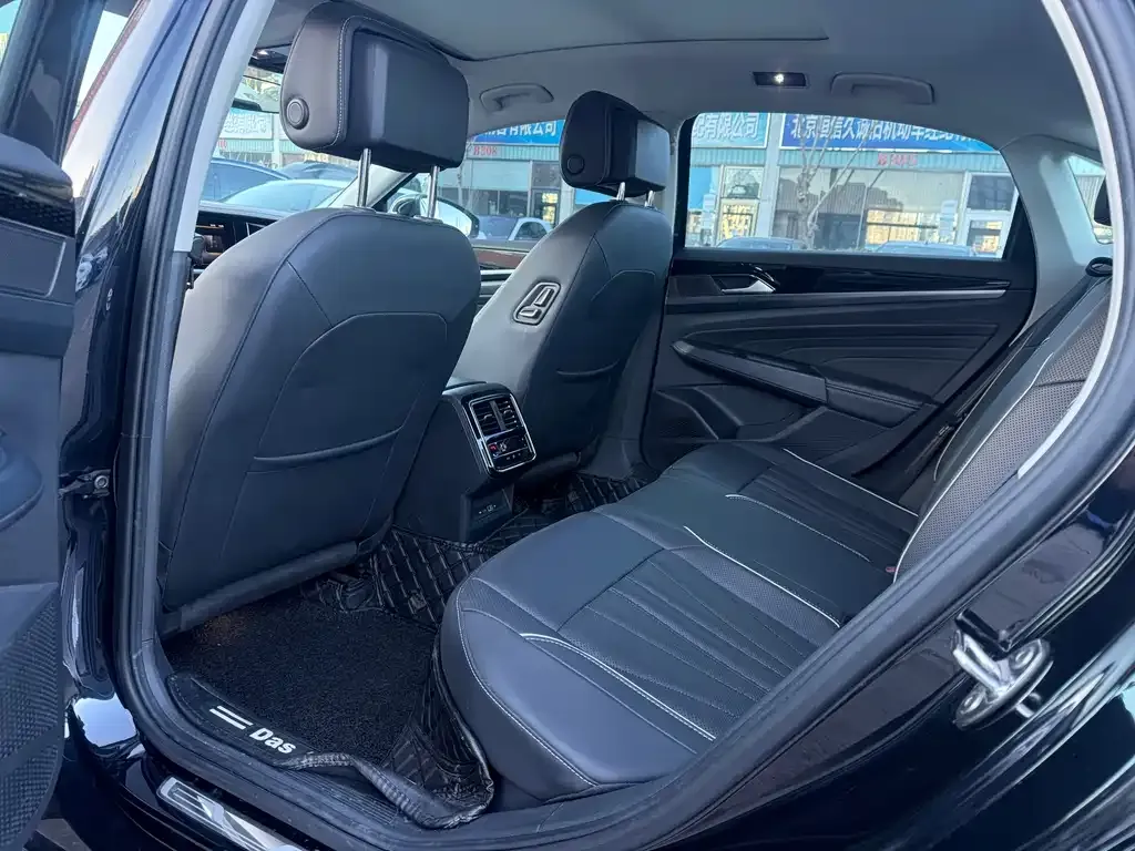 Volkswagen Passat — фото 5