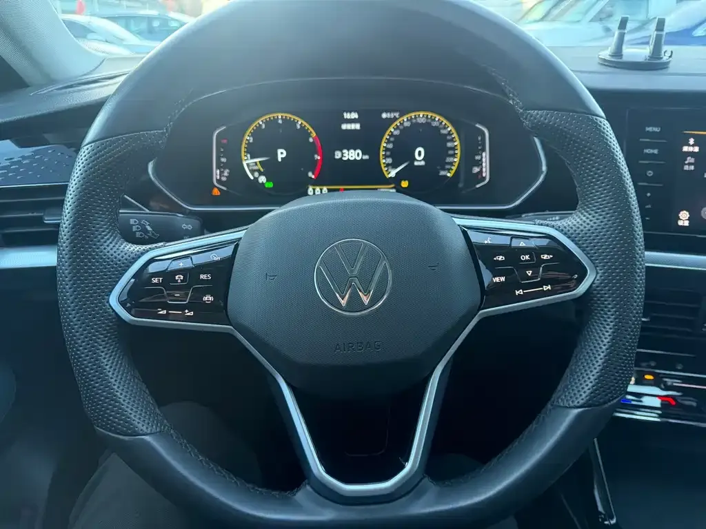 Volkswagen Passat — фото 4