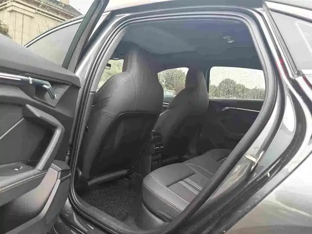 Audi A3 2024 из CN, фото 4