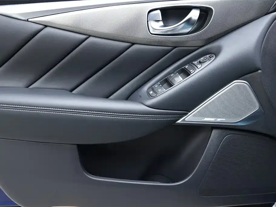 Infiniti Q50L 2022 из CN, фото 10