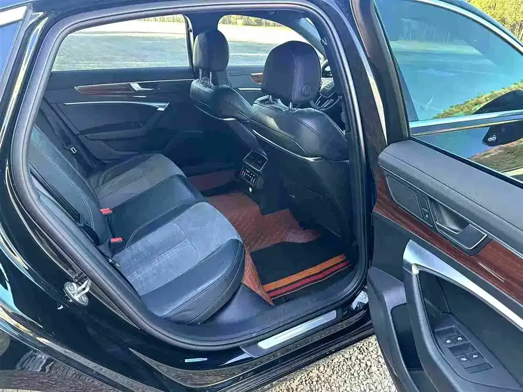 Audi A6L 2022 из CN, фото 4