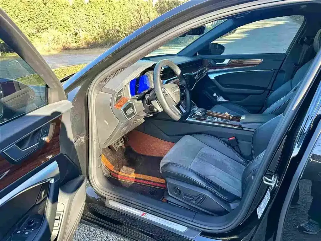 Audi A6L 2022 из CN, фото 9