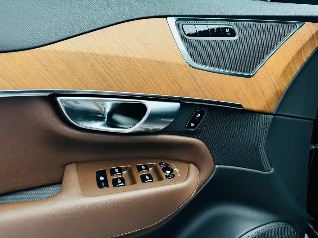 Volvo XC90 — фото 4