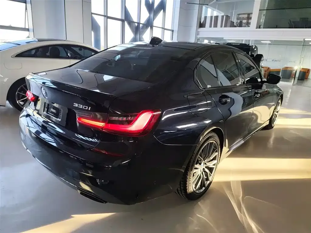 BMW 3 Series 2022 из CN, фото 9