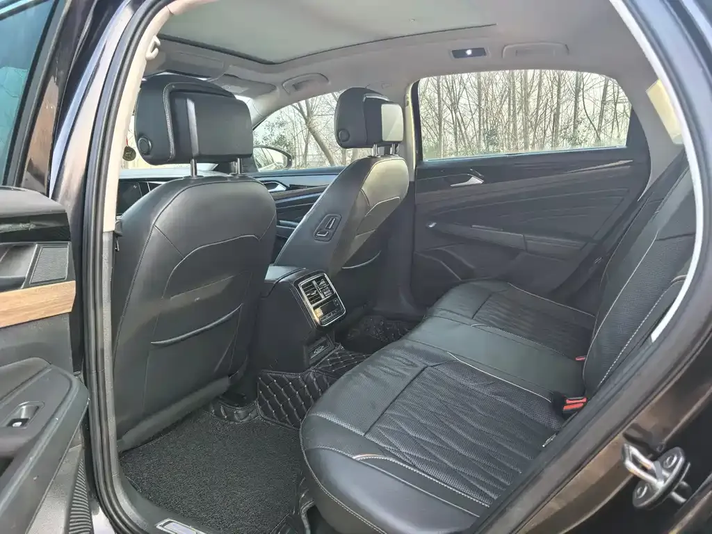 Volkswagen Passat New Energy 2021 из CN, фото 2