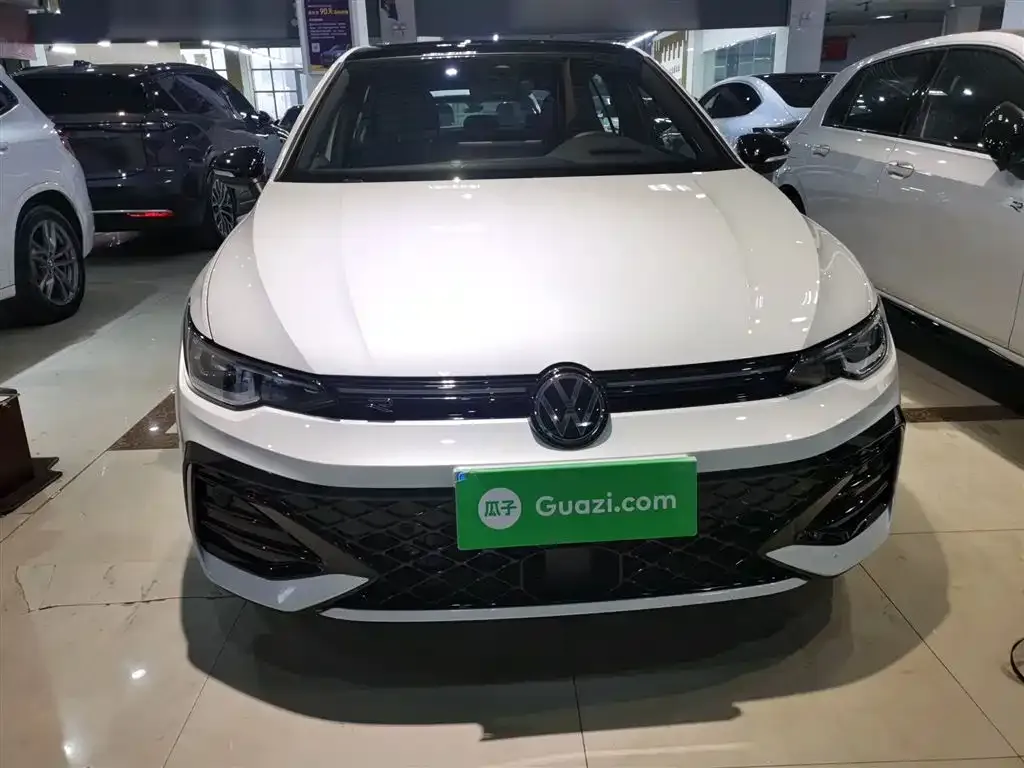 Volkswagen Golf 2024 из CN, фото 5
