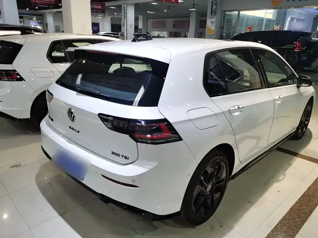 Volkswagen Golf 2024 из CN, фото 7
