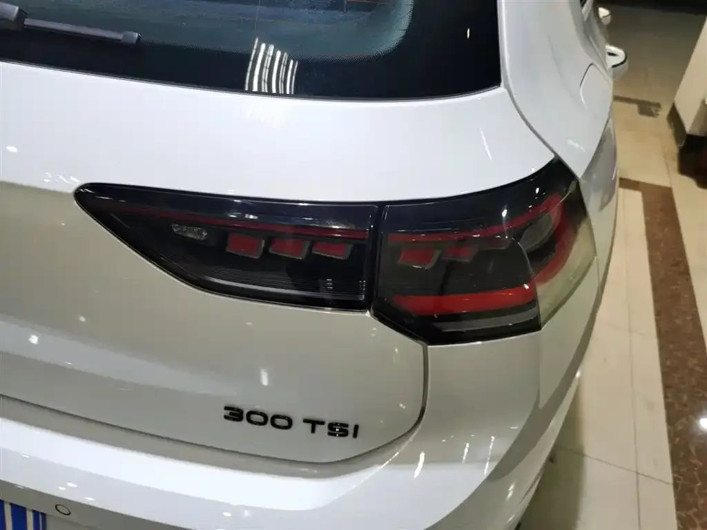 Volkswagen Golf 2024 из CN, фото 3
