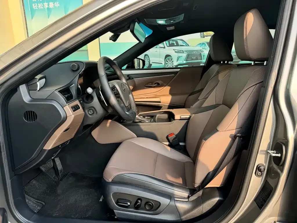 Lexus ES 2025 из CN, фото 7
