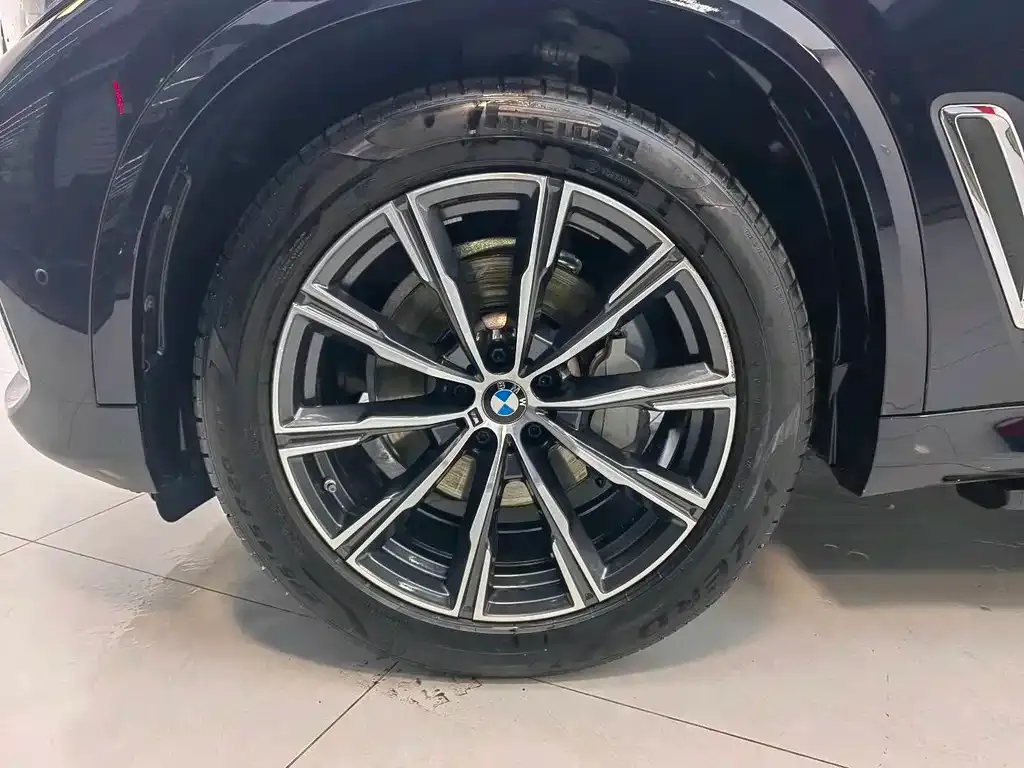 BMW X5 — фото 9