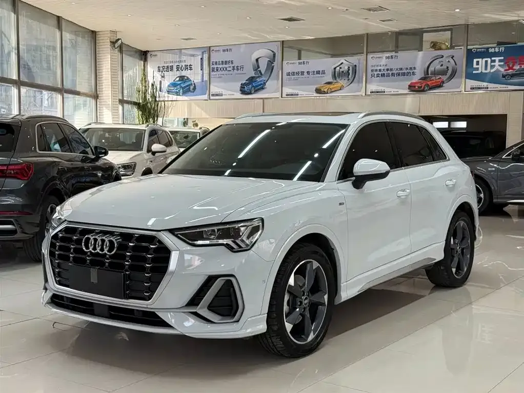 Audi Q3 2023 из CN, фото 1