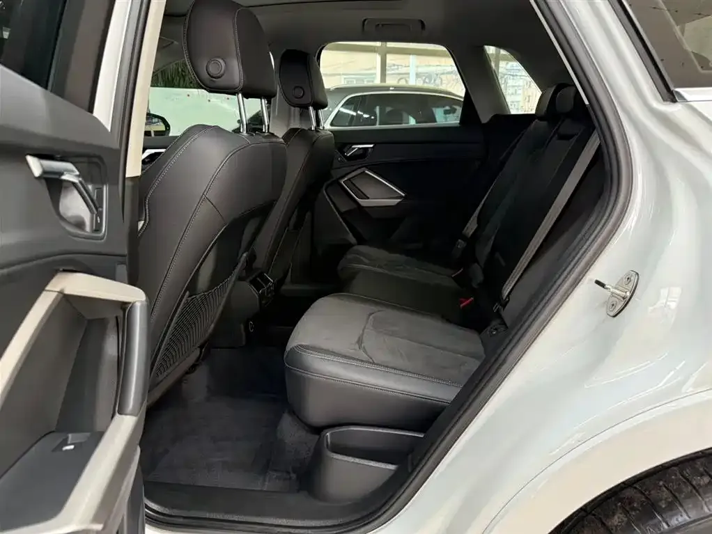 Audi Q3 2023 из CN, фото 10