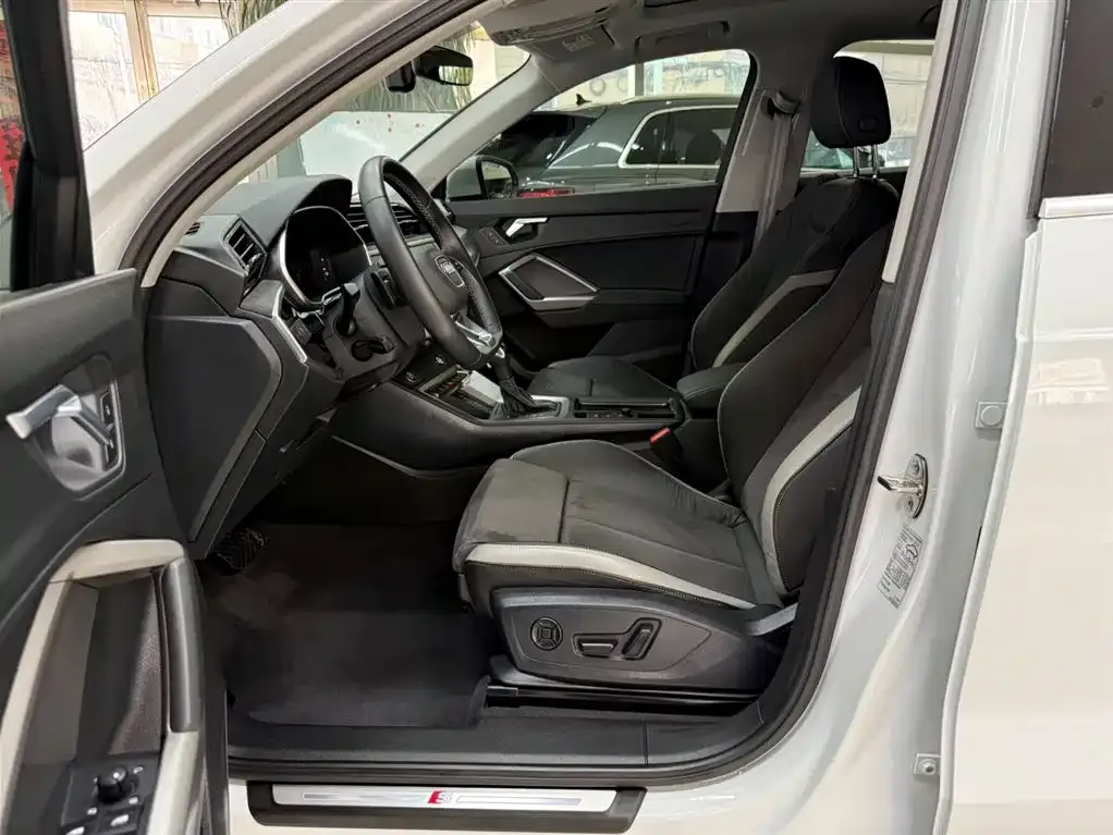 Audi Q3 2023 из CN, фото 5