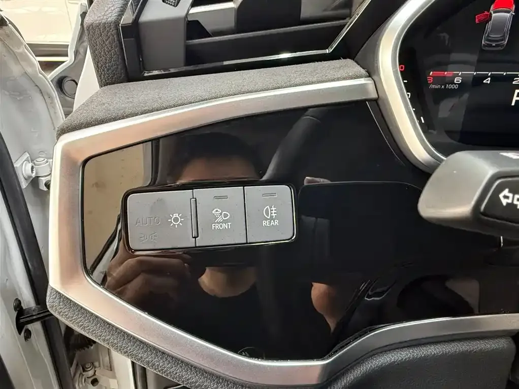 Audi Q3 2023 из CN, фото 4